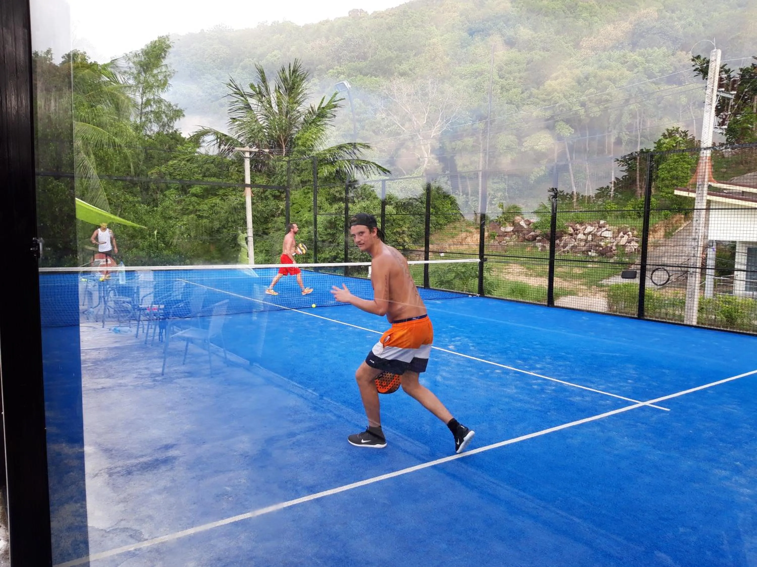 Squash in Padel Phangan Suite