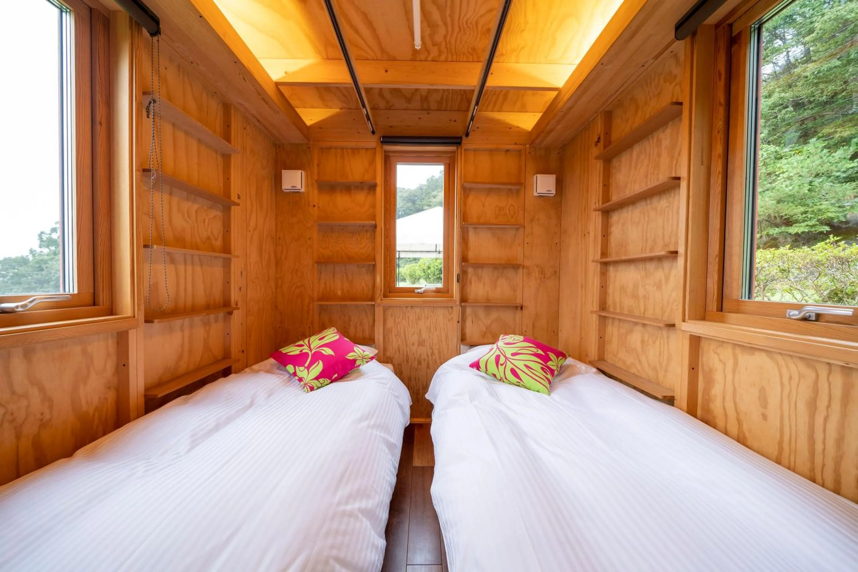 Bed in Hawaiians Glamping Mauna Village