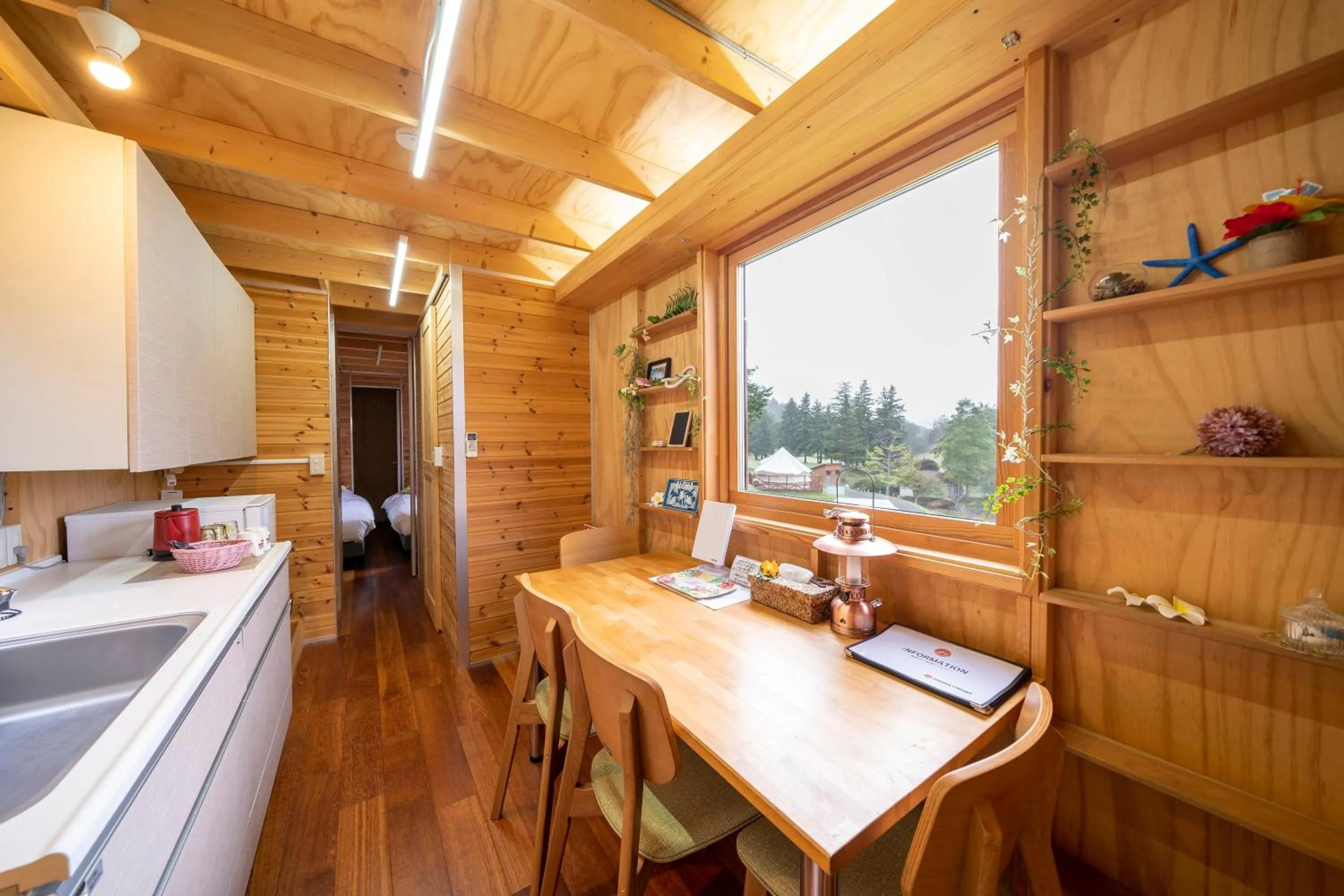 Kitchen or kitchenette in Hawaiians Glamping Mauna Village