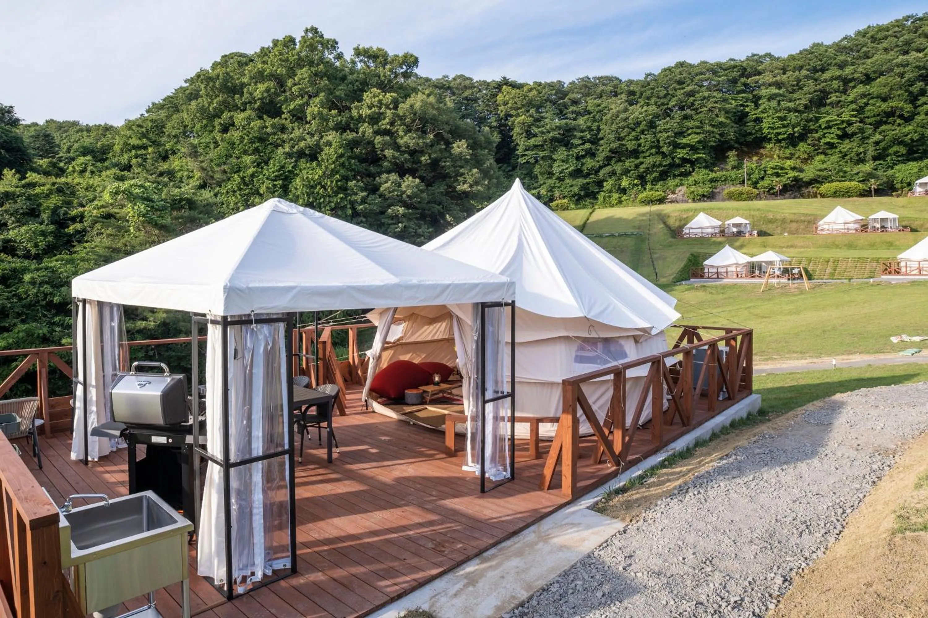 BBQ facilities in Hawaiians Glamping Mauna Village