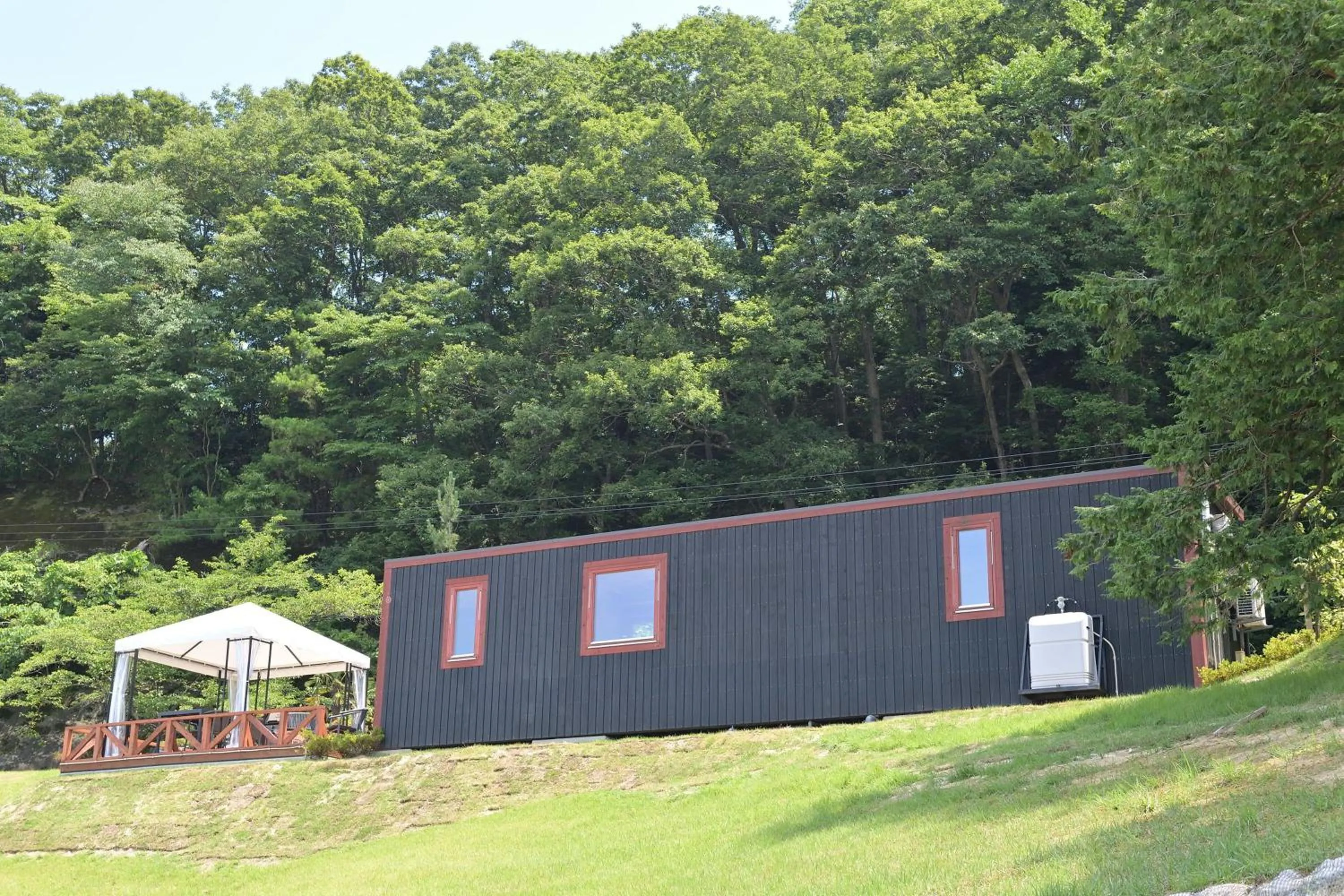 Property building in Hawaiians Glamping Mauna Village