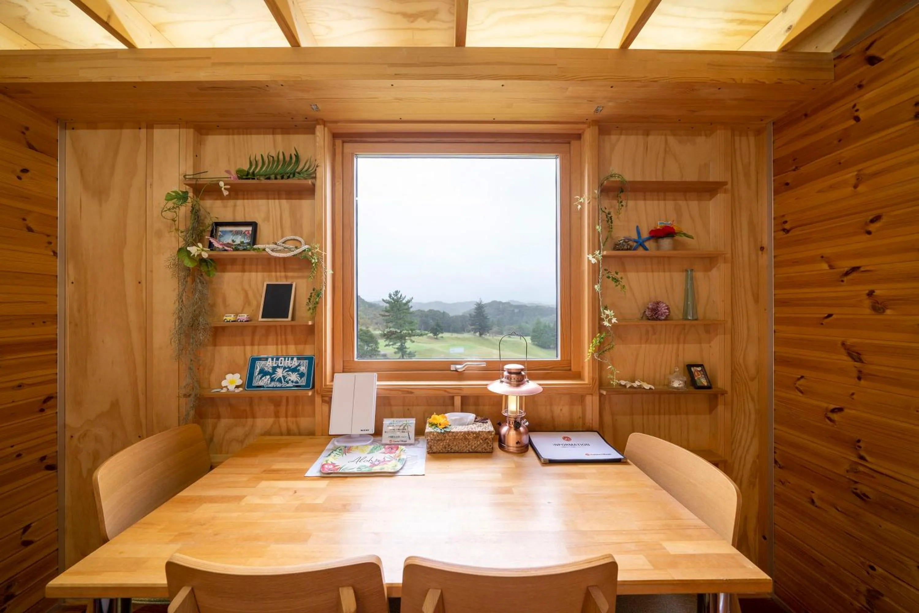 Dining area in Hawaiians Glamping Mauna Village