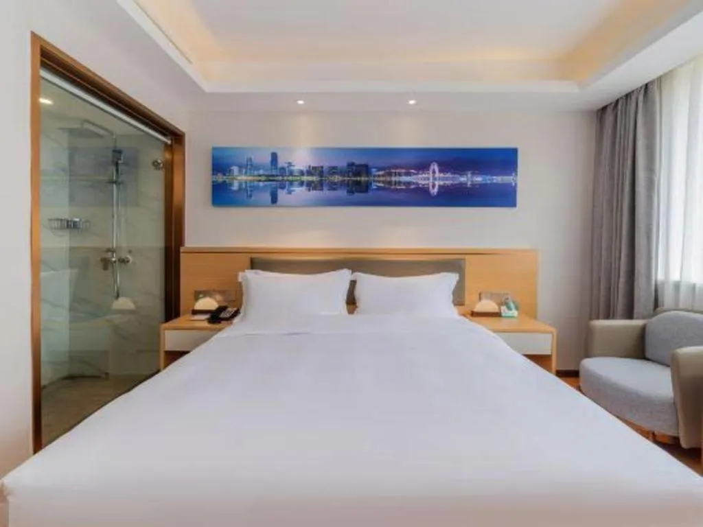Bed in Guangzhou New Tianhe Hotel