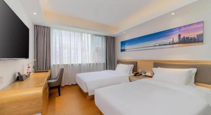 Bed in Guangzhou New Tianhe Hotel