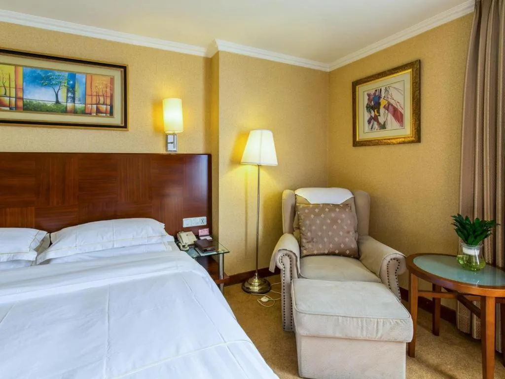 Bed in The Twenty First Century Hotel