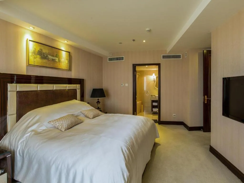 Bed in The Twenty First Century Hotel