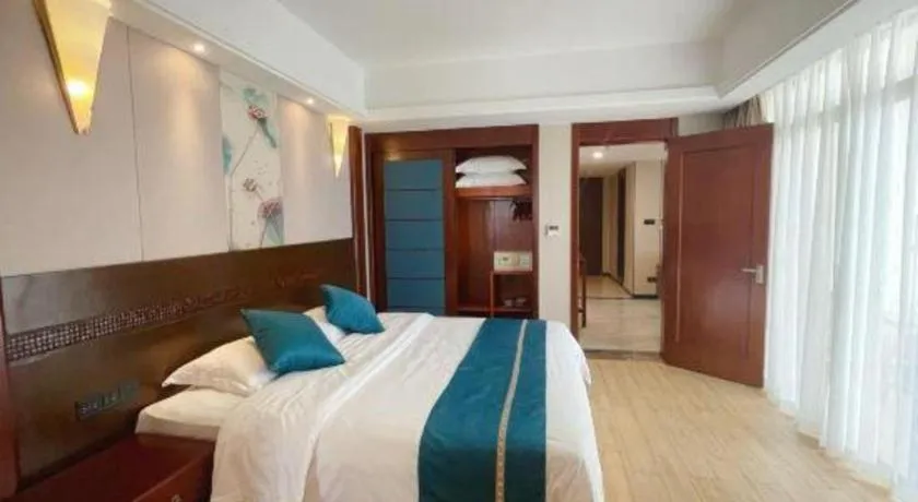 Bed in Sanya Yellow River Kyoto Hotel