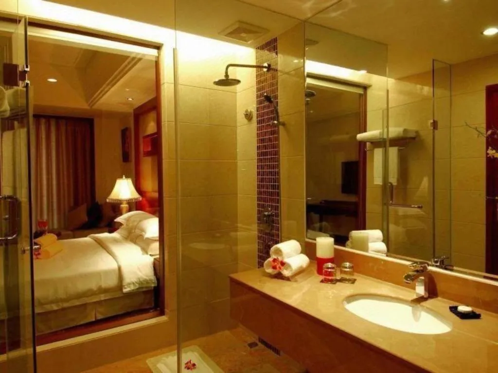 Bed in Sanya Yellow River Kyoto Hotel