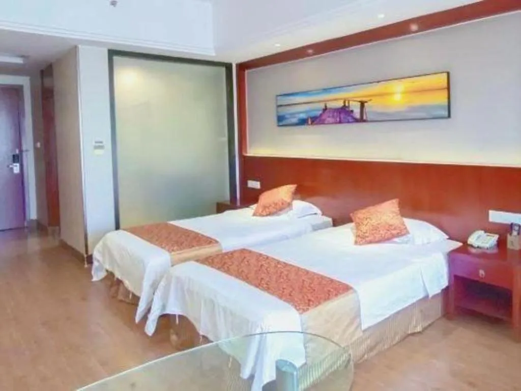 Bed in Sanya Yellow River Kyoto Hotel