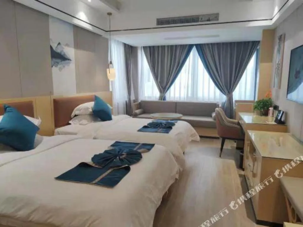 Bed in Sanya Yellow River Kyoto Hotel