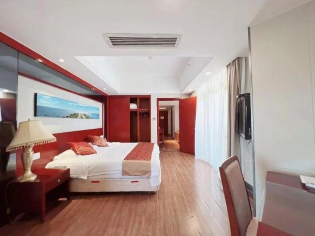 Bed in Sanya Yellow River Kyoto Hotel