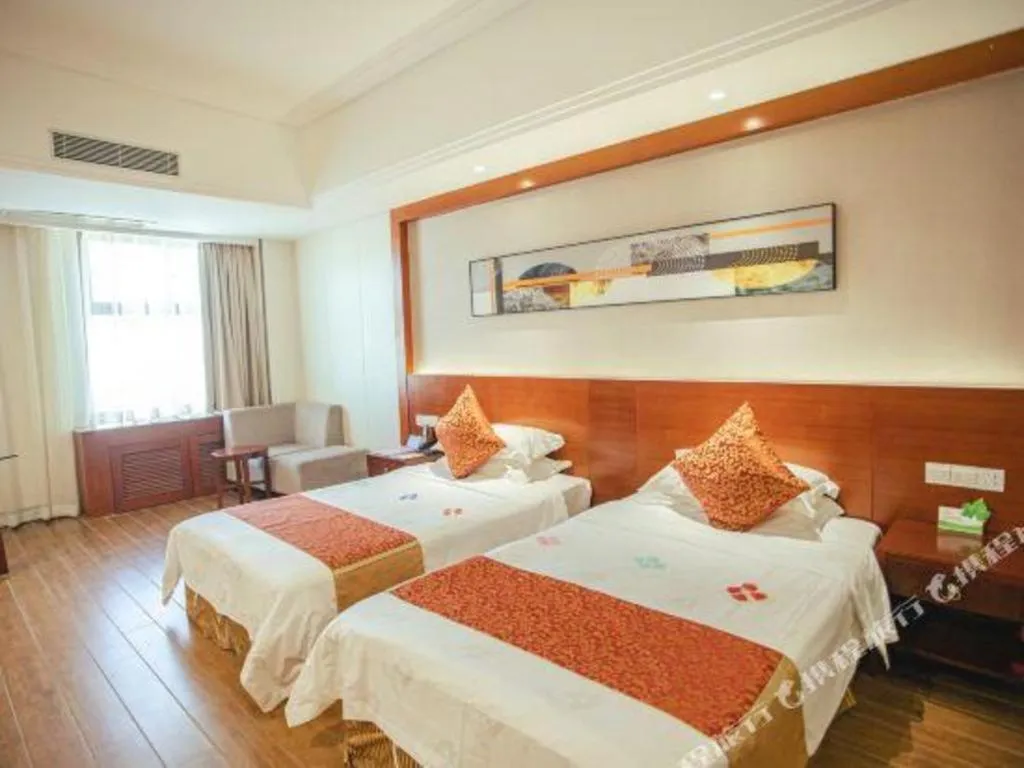 Bed in Sanya Yellow River Kyoto Hotel