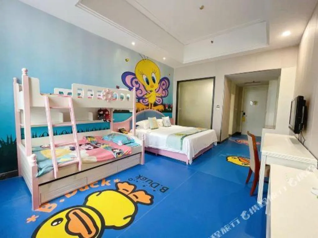 Bed in Sanya Yellow River Kyoto Hotel