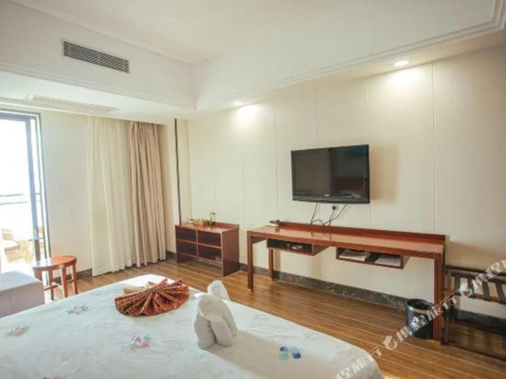 Bed in Sanya Yellow River Kyoto Hotel