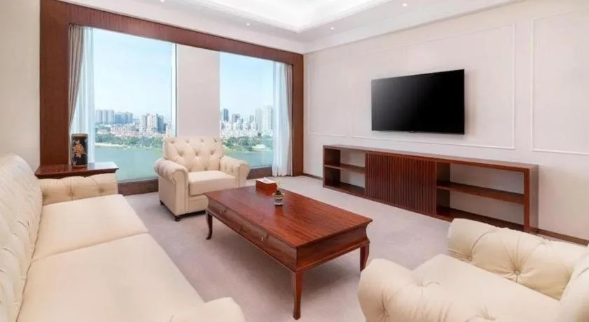 Gladden Hotel Shilong