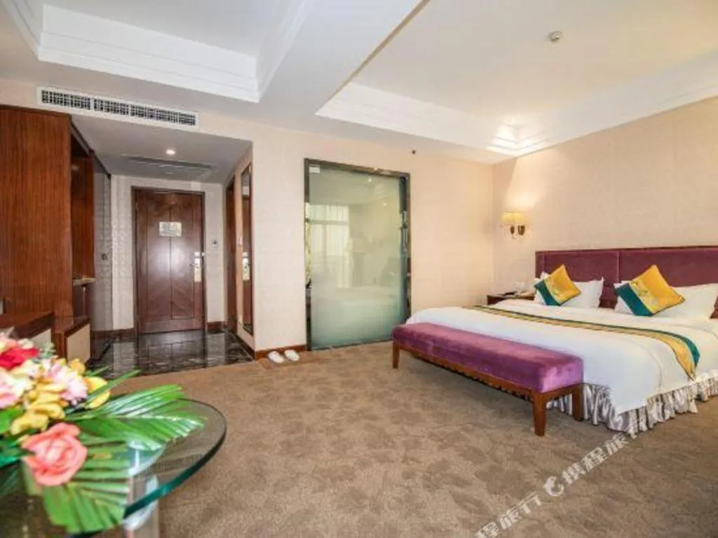 Bed in Shunde Emperor Hotel