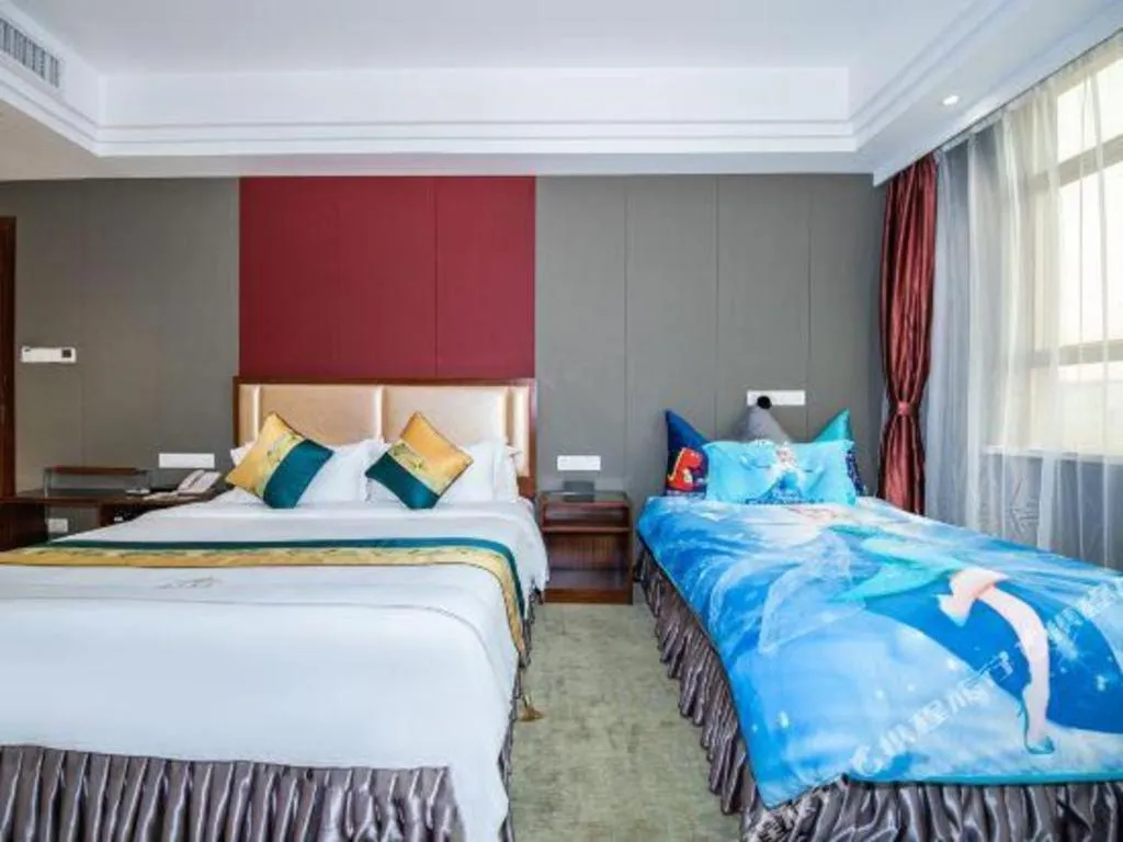 Bed in Shunde Emperor Hotel