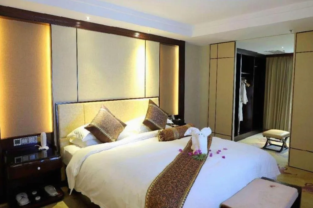 Bed in Haikou Conifer Garden Hotel