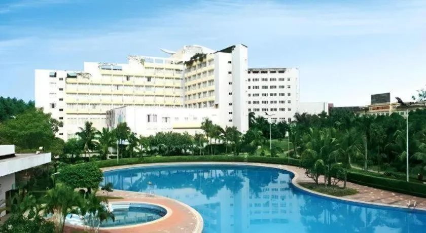 Fangzhong Holiday Hotel