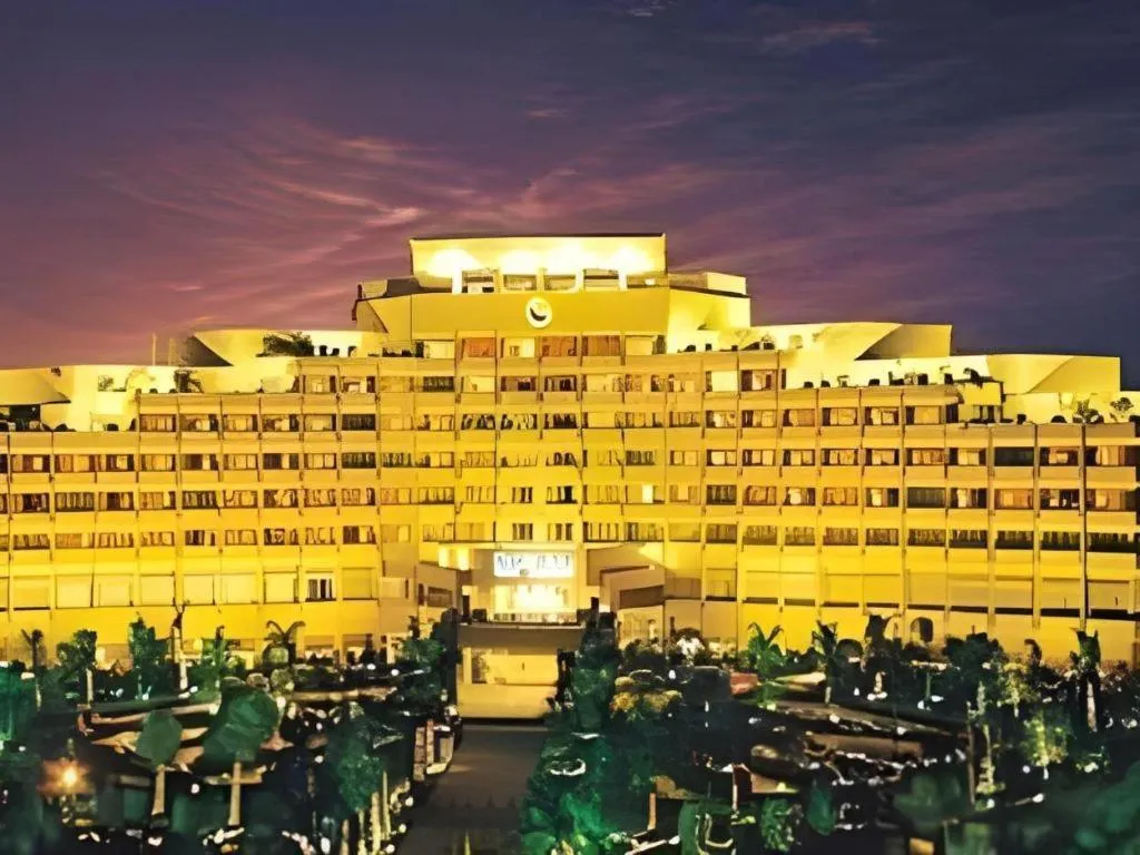 Fangzhong Holiday Hotel