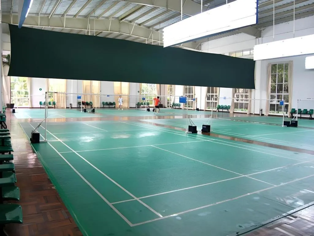 Fangzhong Holiday Hotel