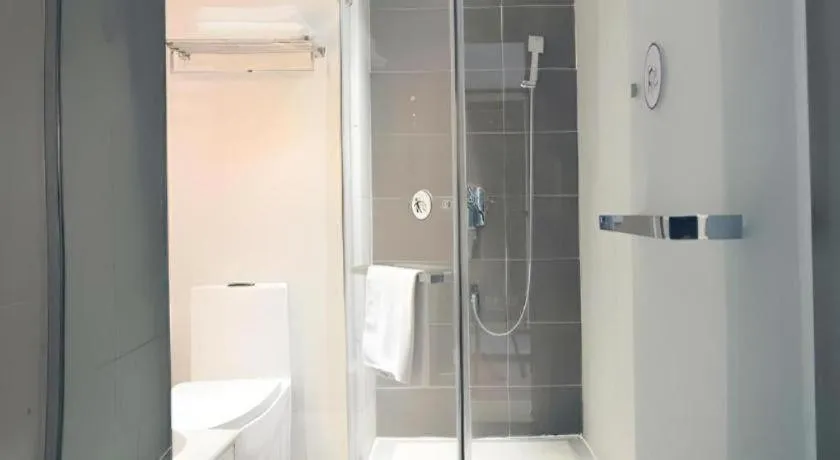 IU Hotel Guiyang North Station Shibei Road