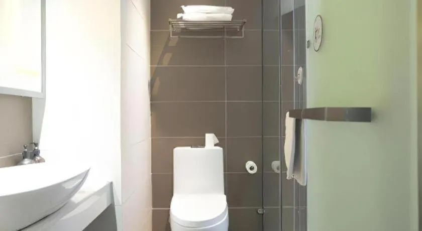 IU Hotel Guiyang North Station Shibei Road