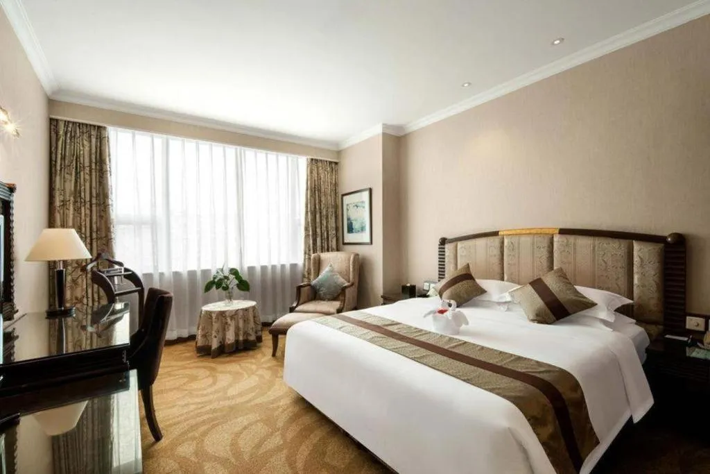 Bed in Chongqing Sunshine Continental Grand Hotel