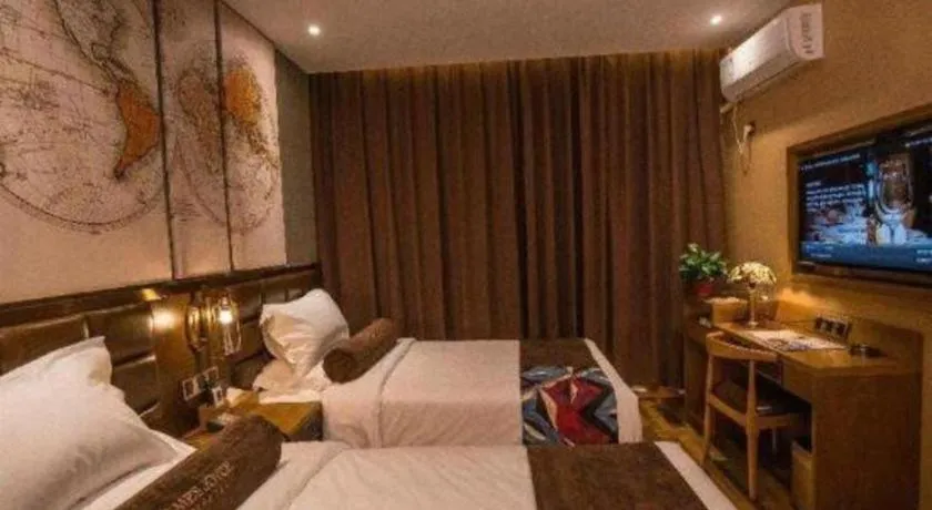 Bed in James Joyce Coffetel·Kaifeng Drum Tower