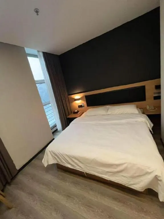 Bed in Thank Inn Plus Hotel Shandong Zhucheng Renmin Road