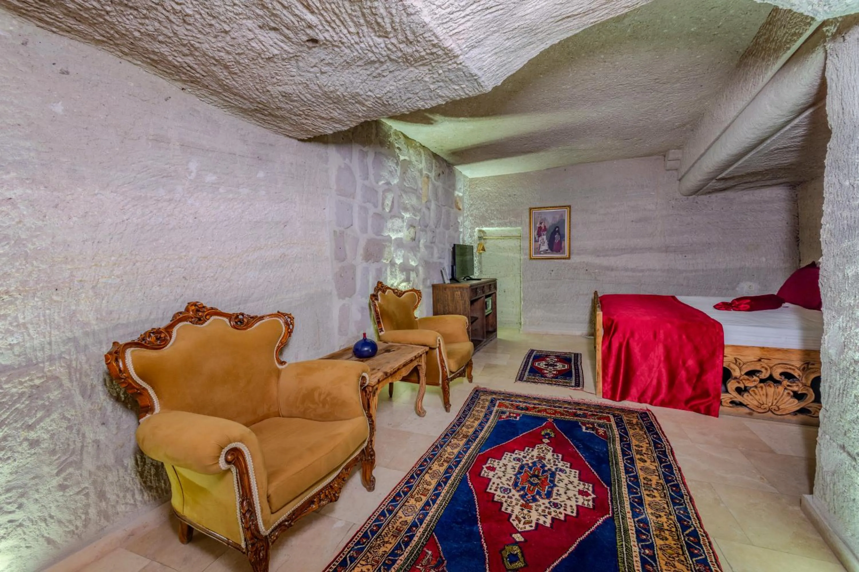 Photo of the whole room, Bed in Onur Cave Cappadocia