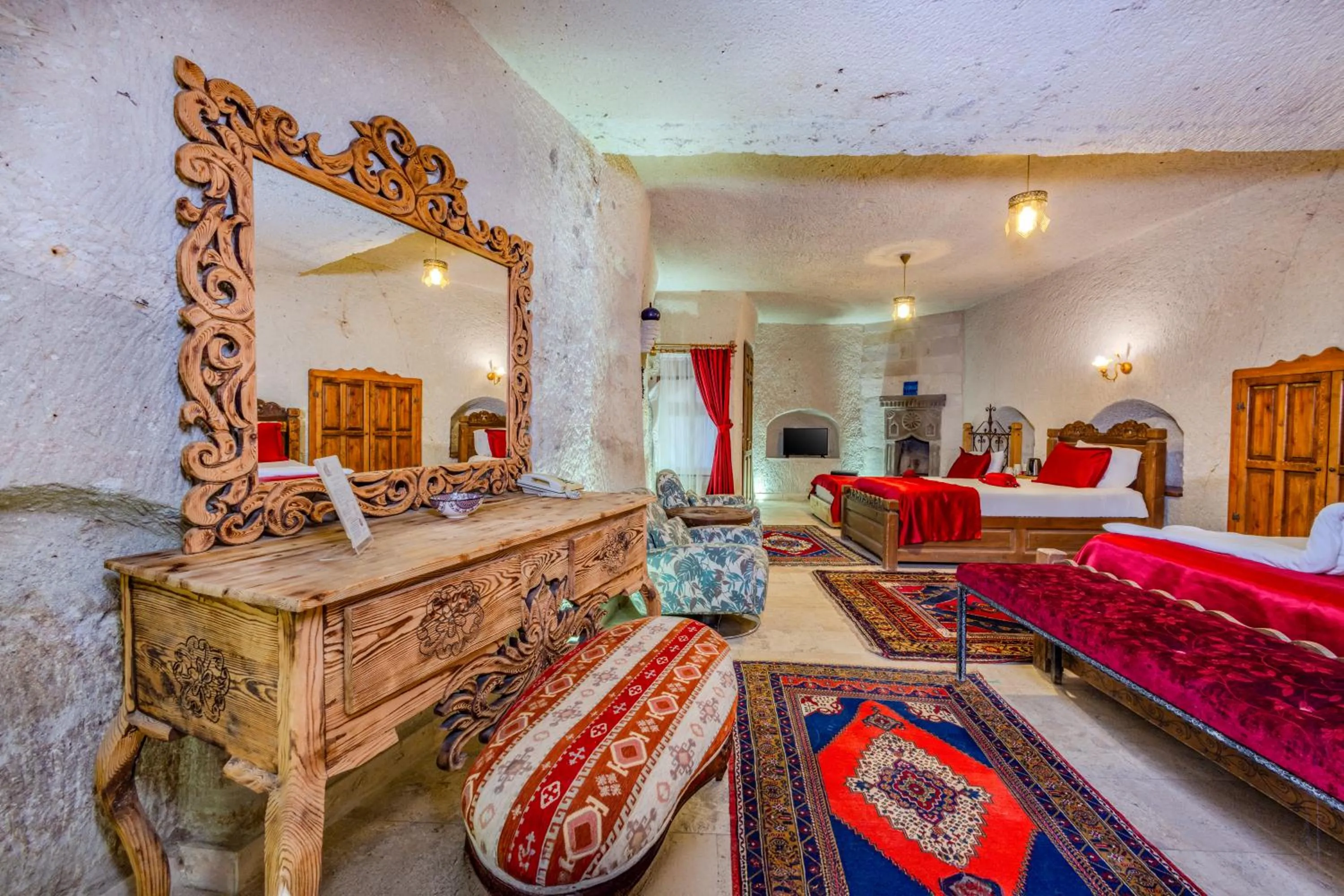 Photo of the whole room, Bed in Onur Cave Cappadocia