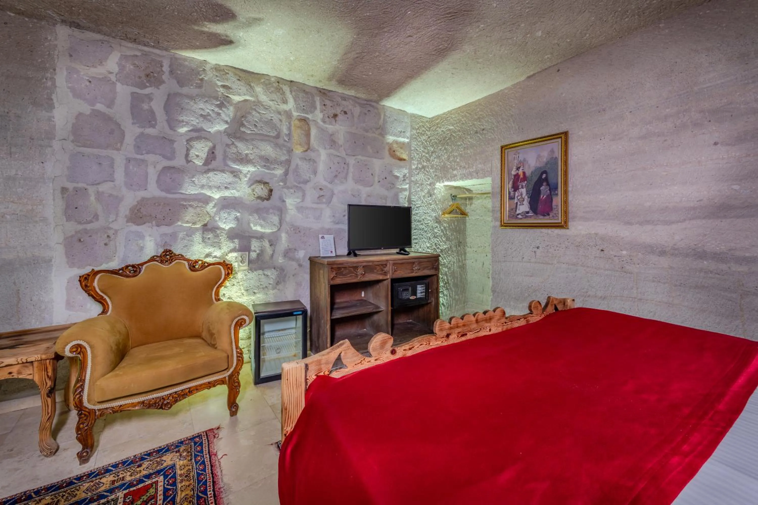 Photo of the whole room, Bed in Onur Cave Cappadocia