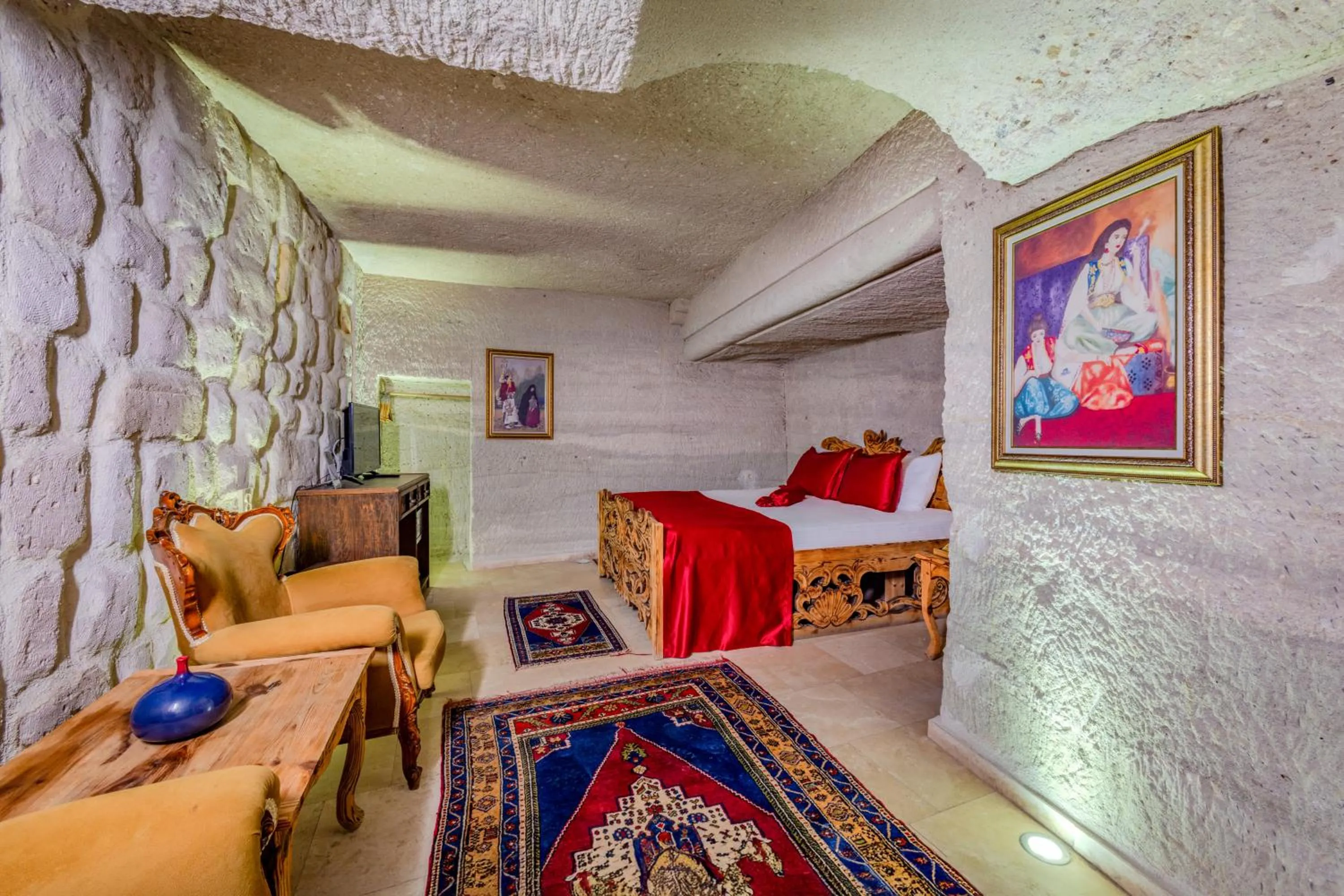 Photo of the whole room, Bed in Onur Cave Cappadocia