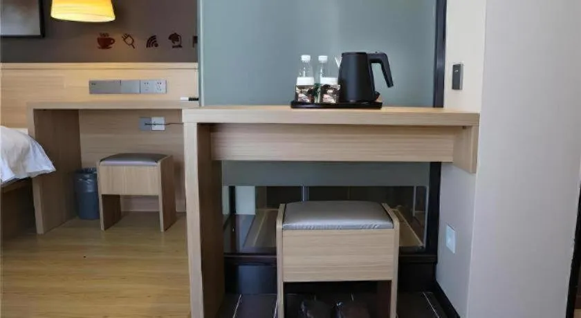 Bed in IU Hotel Nanchang West Railway Metro Station