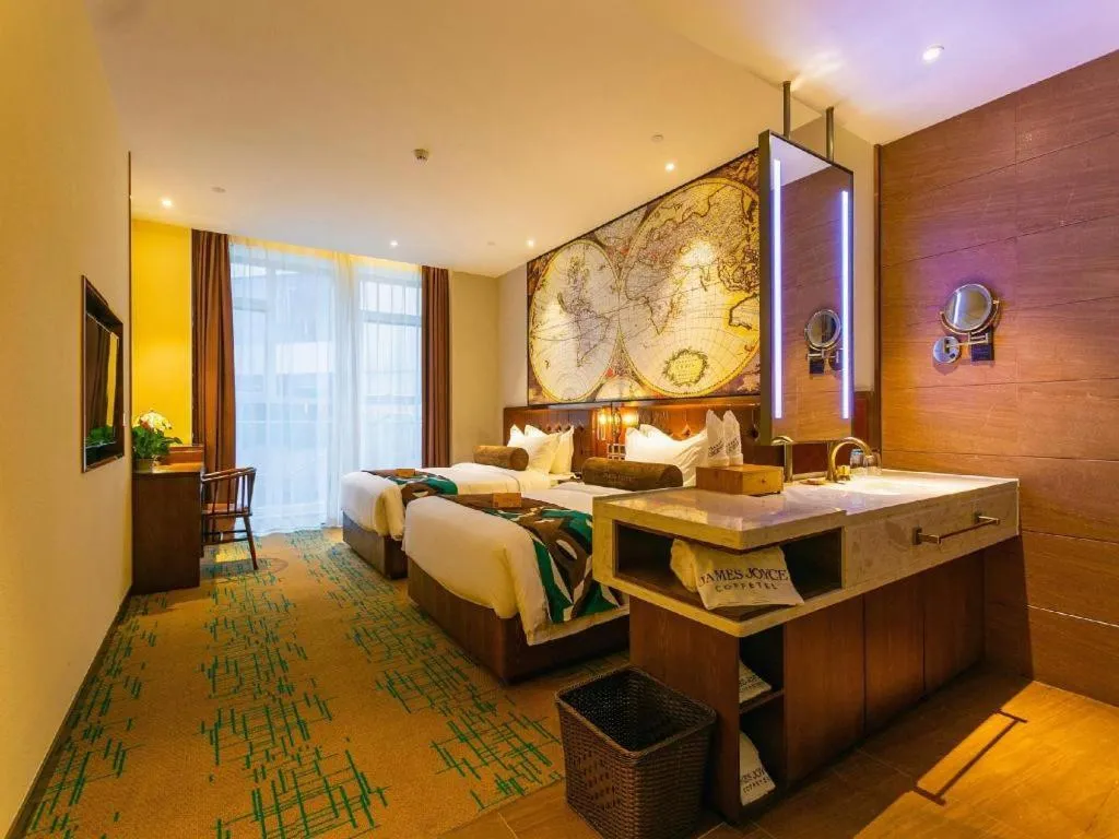 Bed in James Joyce Coffetel Chengdou Wuqing Wanda Plaza
