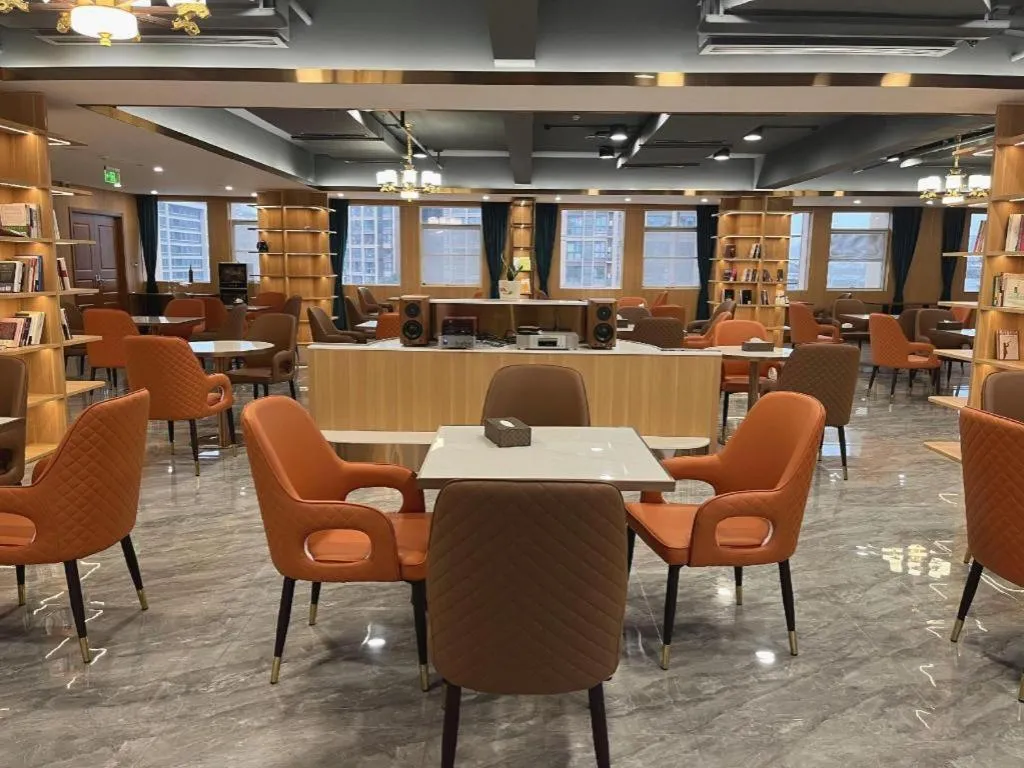 James Joyce Coffetel Chengdou Wuqing Wanda Plaza