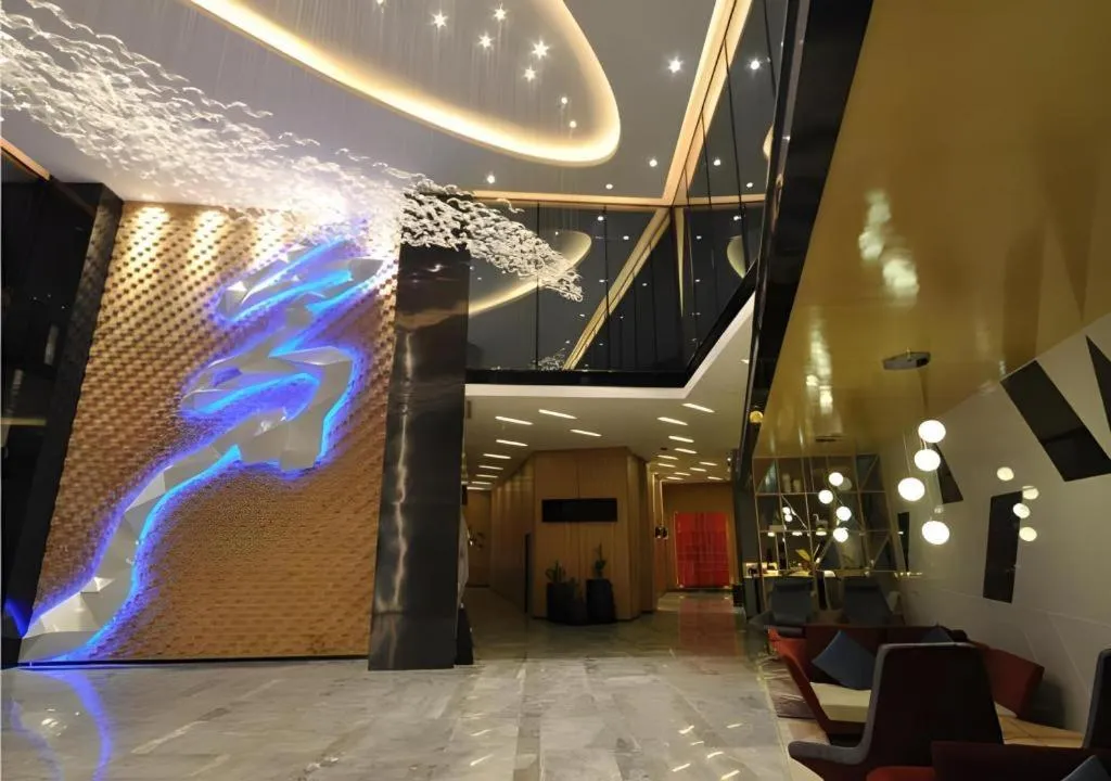 Borrman Hotel Hechi Bama Central Cultural Plaza