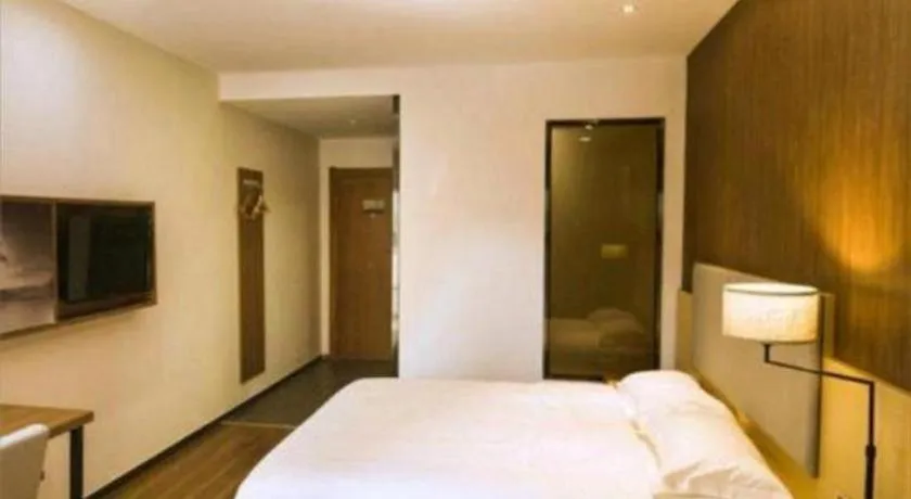 Bed in Jtour Inn Suizhou Yanhe Avenue