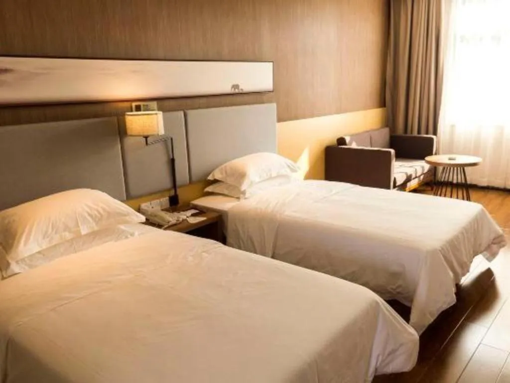 Bed in Jtour Inn Suizhou Yanhe Avenue