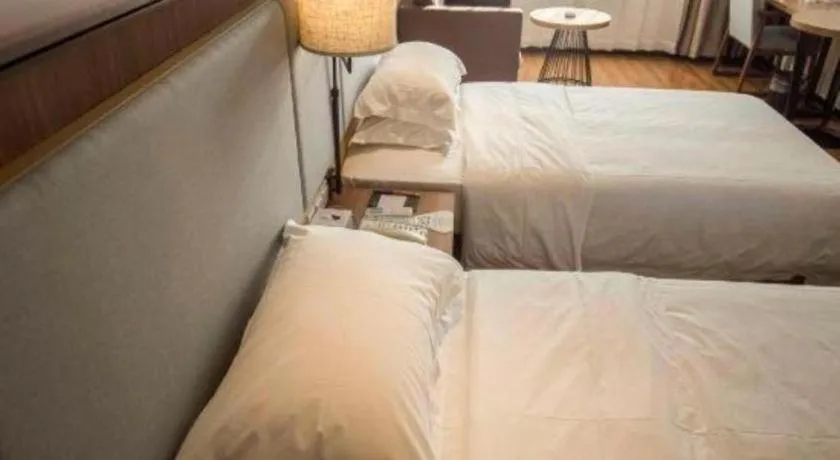 Bed in Jtour Inn Suizhou Yanhe Avenue