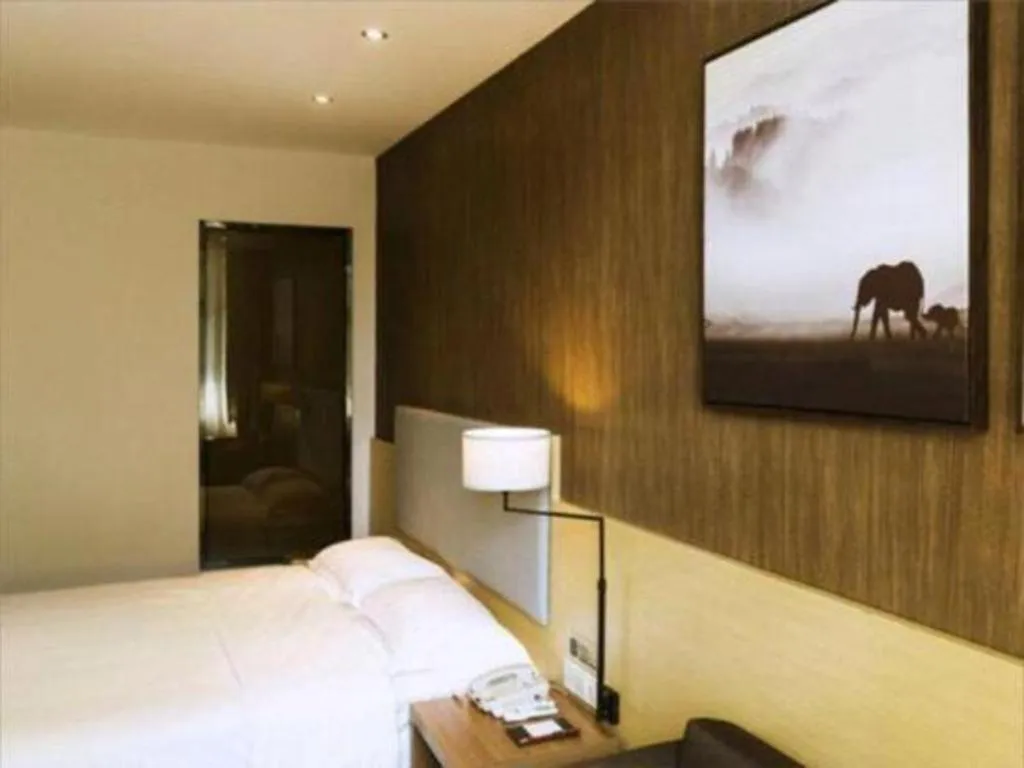 Bed in Jtour Inn Suizhou Yanhe Avenue