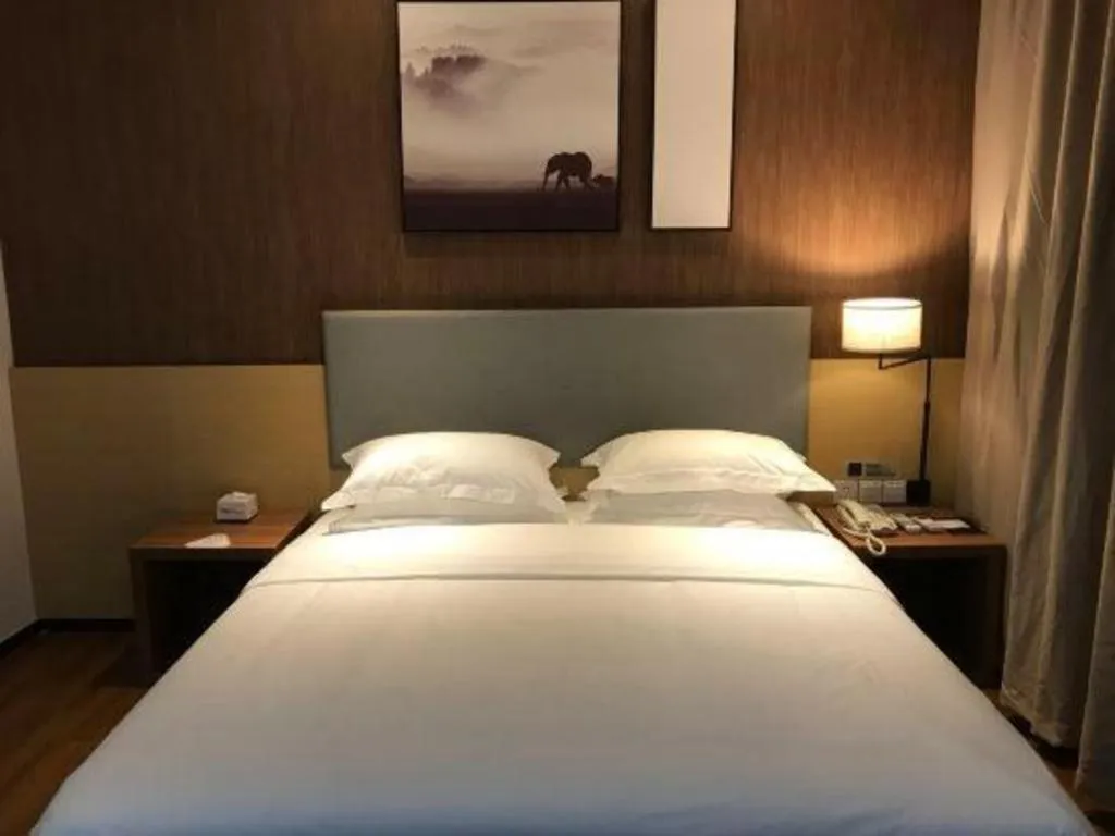 Bed in Jtour Inn Suizhou Yanhe Avenue