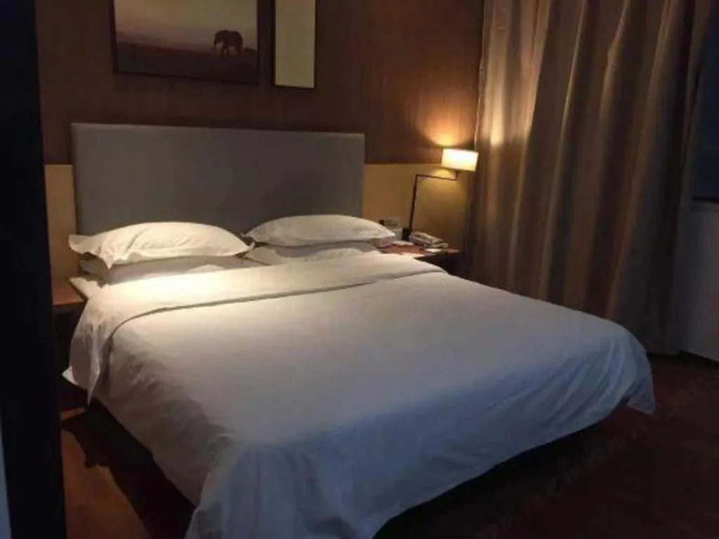 Bed in Jtour Inn Suizhou Yanhe Avenue