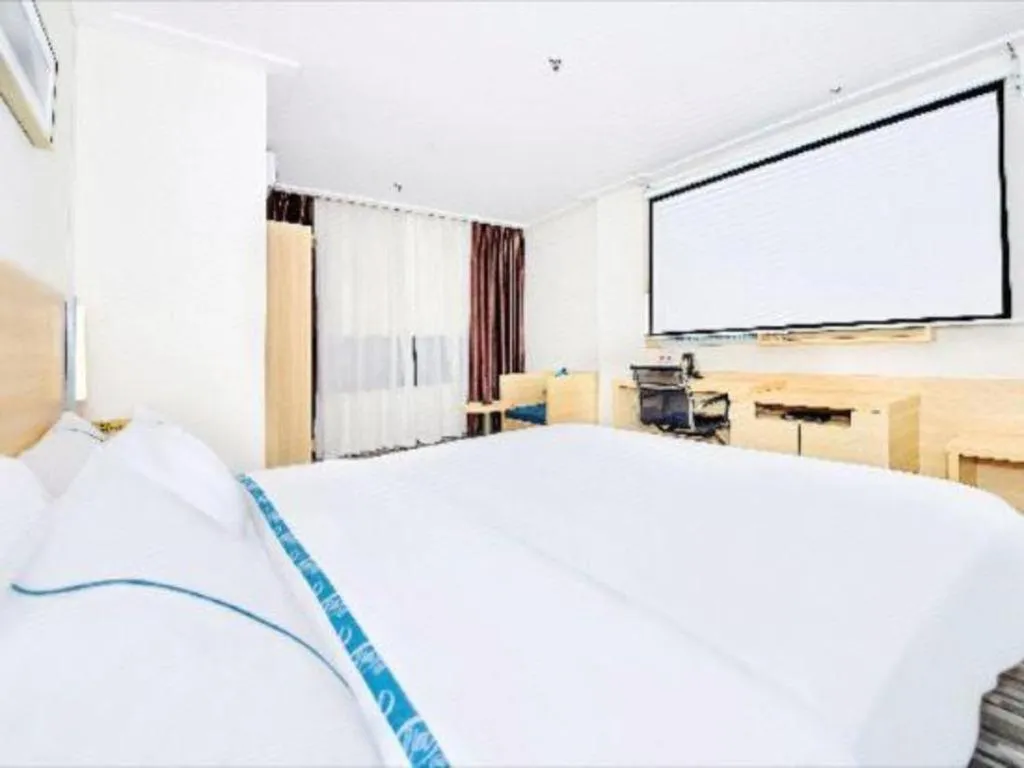 Bed in City Comfort Inn Guangzhou Zengcheng Wanda Plaza Metro Station