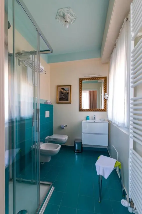 Bathroom in Hotel Villa Europa