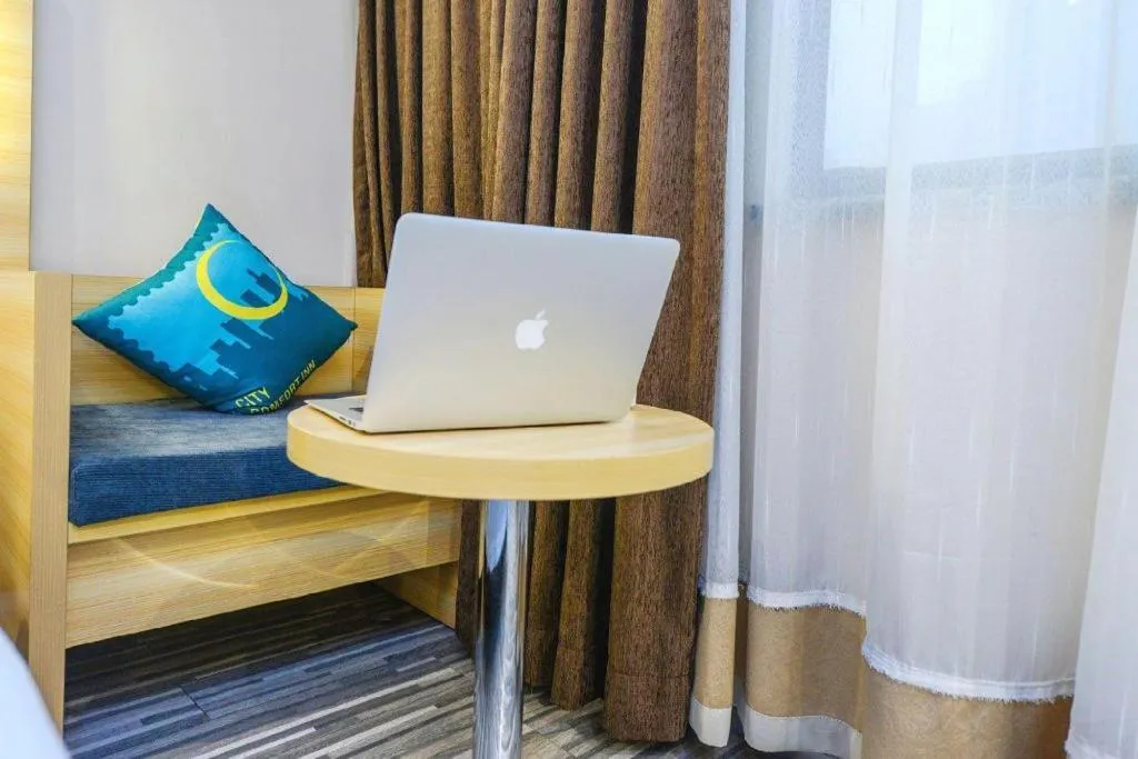 Bed in City Comfort Inn Chongqing Yangjiaping Pedestrian Street the MixC