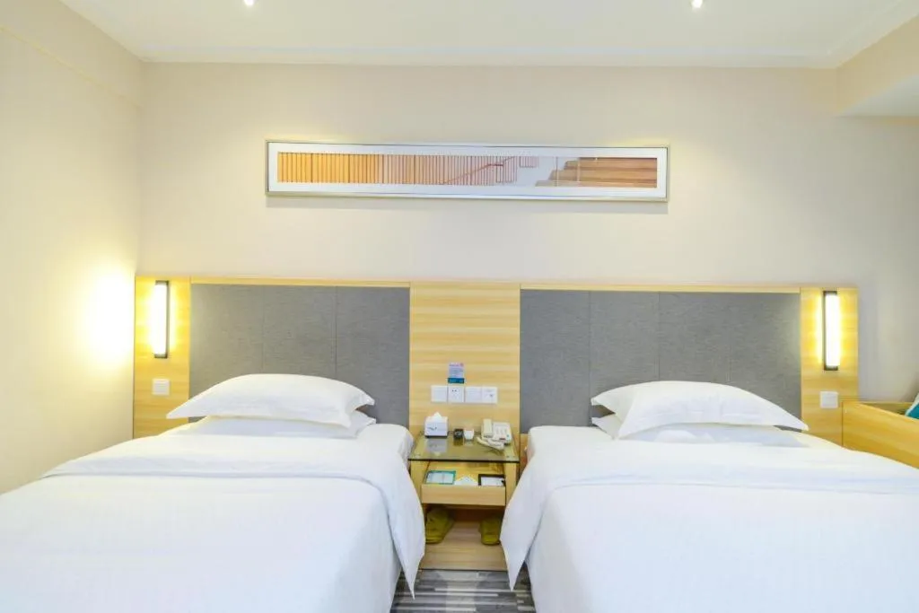 Bed in City Comfort Inn Chongqing Yangjiaping Pedestrian Street the MixC