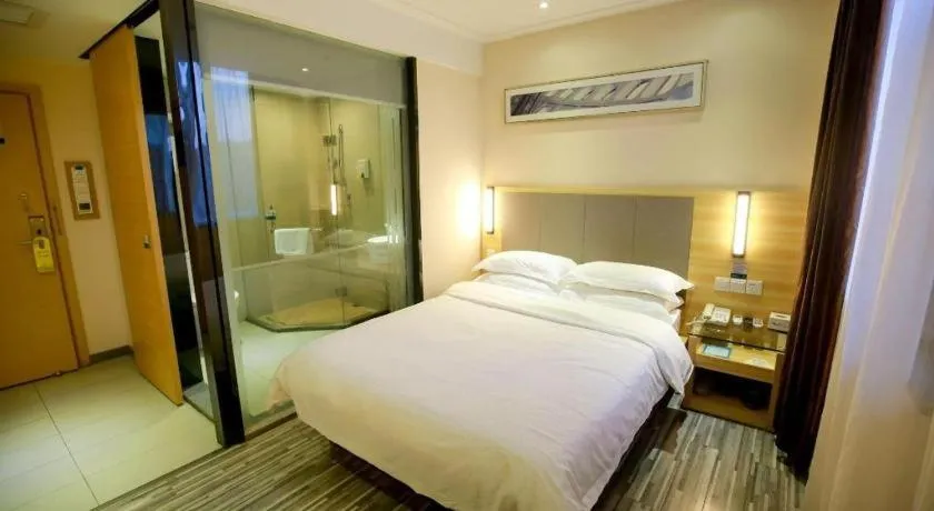 Bed in City Comfort Inn Hotel Zhangjiajie Railway Station Tianmen Mountain Cableway Station