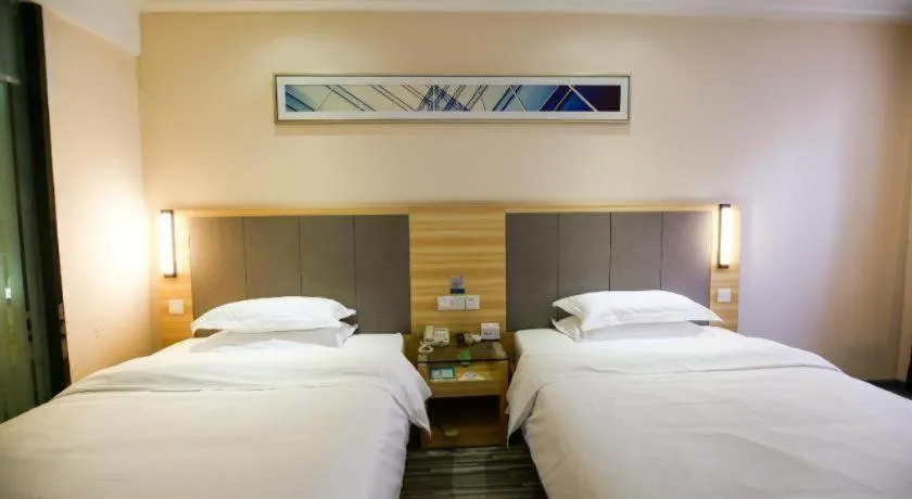 Bed in City Comfort Inn Hotel Zhangjiajie Railway Station Tianmen Mountain Cableway Station